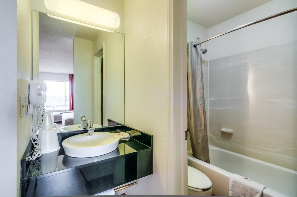 Motel 6 Normal Ruang foto