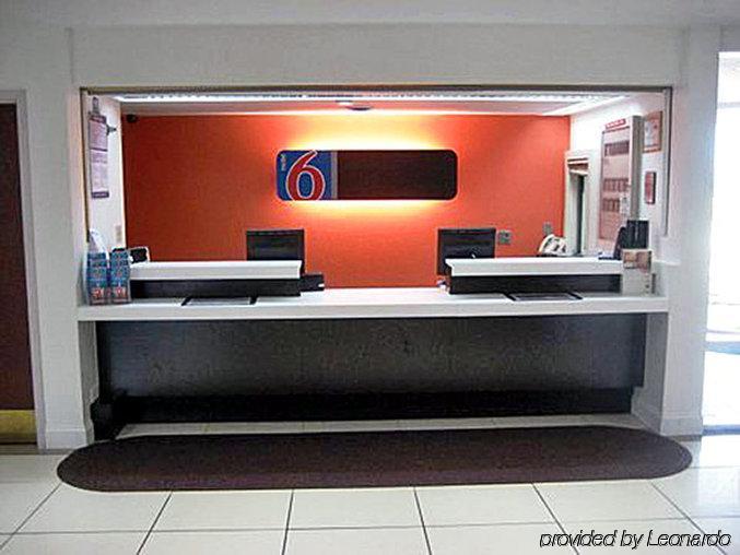 Motel 6 Normal Bagian luar foto